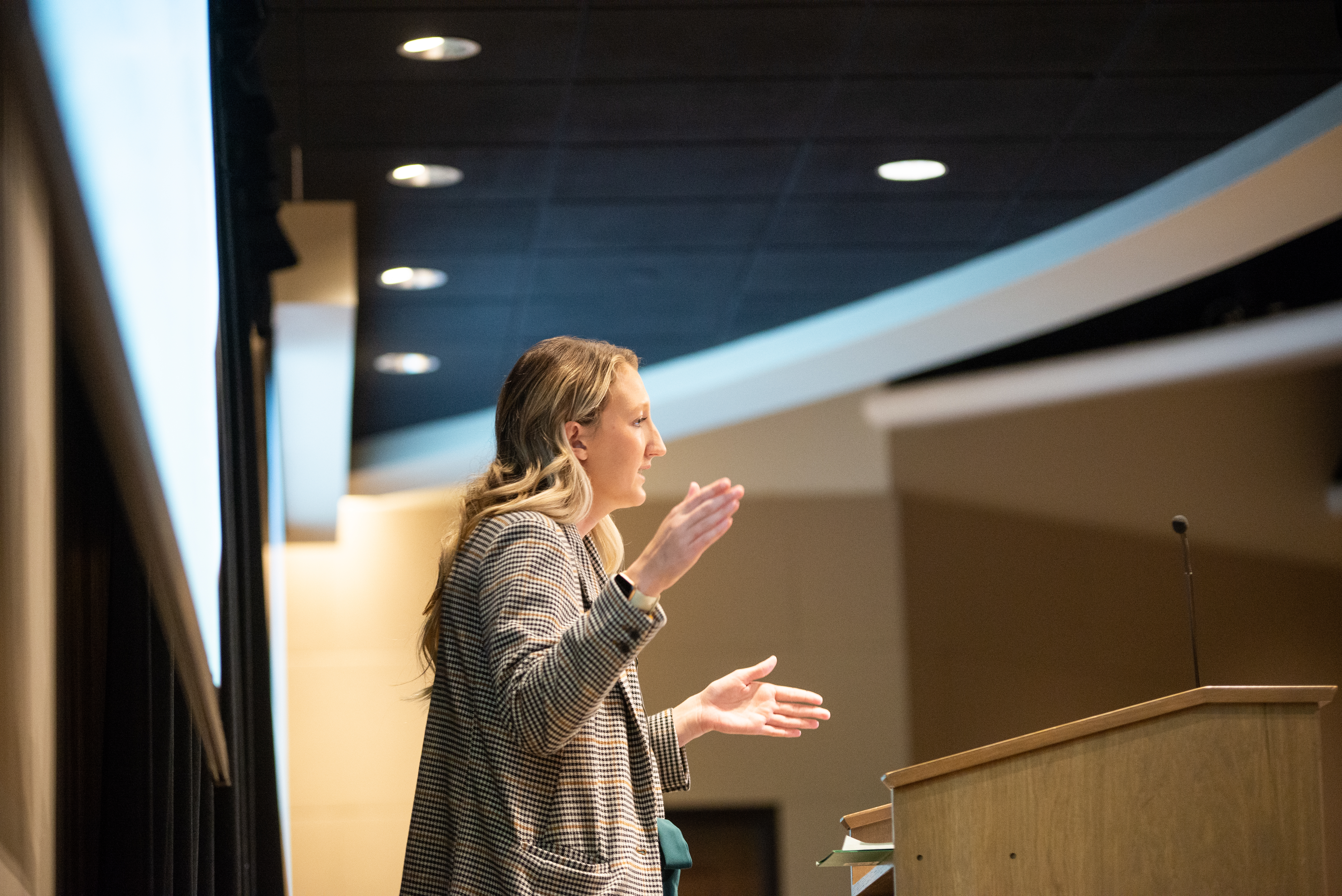 Molly Oshinski pitching in the Spring 2022 TVLIC Finals for her company Pickle Systems. Photo by Lauren Gerson.